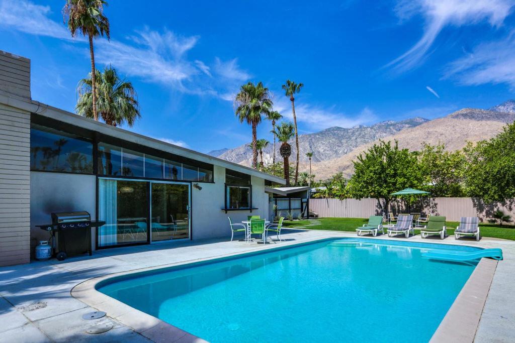 Sun and Fun Vacation Rental Main image 1